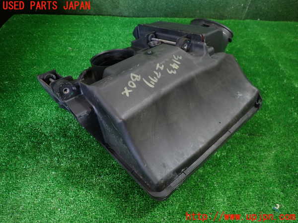1UPJ-31432560]ルノー・カングー(KWK4M)エアクリーナーボックス 中古_m0002.jpg