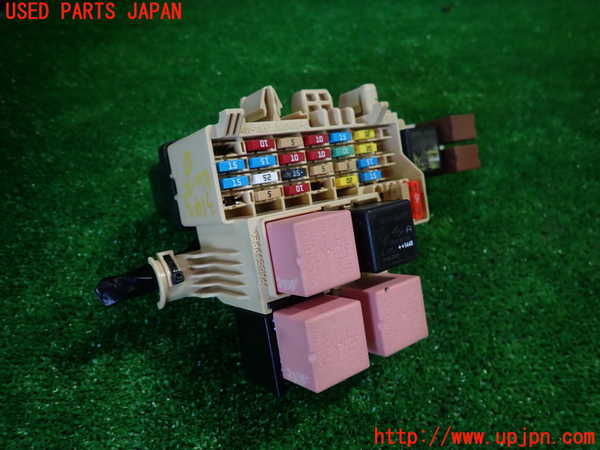 5UPJ-31436741]ルノー・カングー(KWK4M)ヒューズボックス1 中古_m0001.jpg