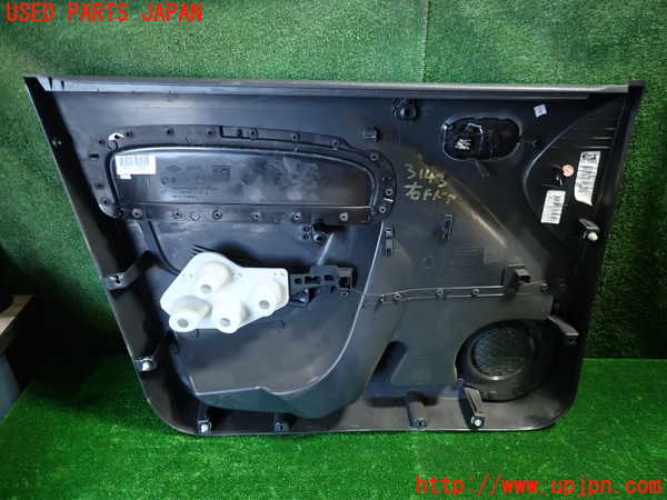 1UPJ-31431234]ルノー・カングー(KWK4M)右前ドア内張り 中古_m0005.jpg