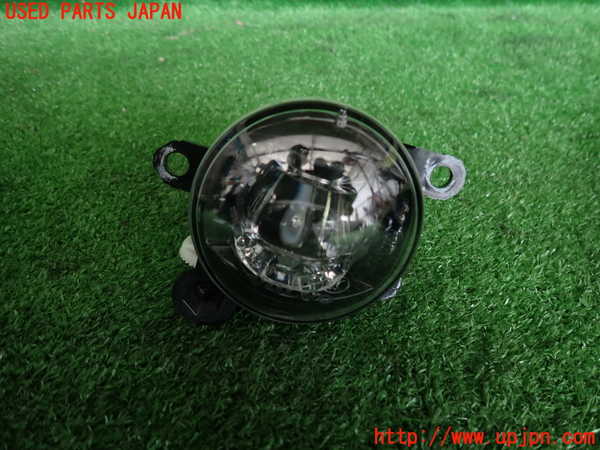 2UPJ-31451180]ボルボ・V60(ZB420)右フォグ 中古_m0001.jpg