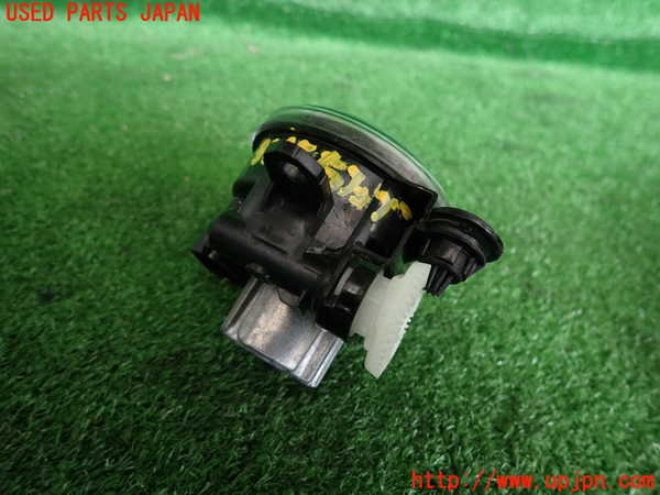 2UPJ-31451180]ボルボ・V60(ZB420)右フォグ 中古_m0002.jpg