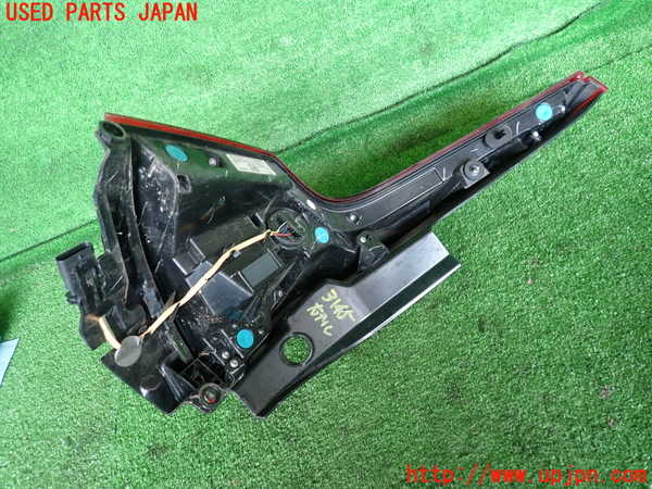 2UPJ-31451530]ボルボ・V60(ZB420)右テールランプ 中古_m0002.jpg