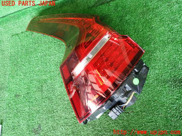 2UPJ-31451536]ボルボ・V60(ZB420)左テールランプ 中古_m0001.jpg