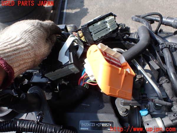 2UPJ-31452010]ボルボ・V60(ZB420)エンジン B420 中古_m0004.jpg
