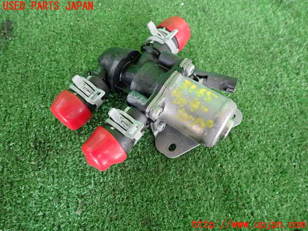 2UPJ-31452110]ボルボ・V60(ZB420)ウォーターポンプ 中古_m0001.jpg