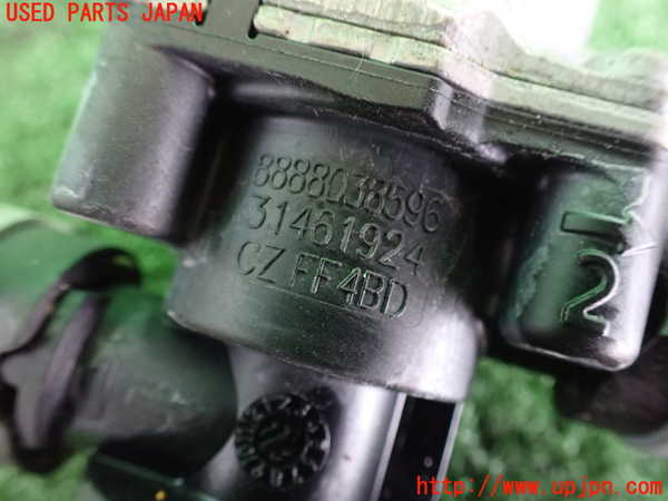 2UPJ-31452110]ボルボ・V60(ZB420)ウォーターポンプ 中古_m0003.jpg