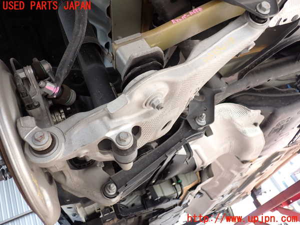 2UPJ-31455226]ボルボ・V60(ZB420)左リアロアアーム1 中古_m0001.jpg