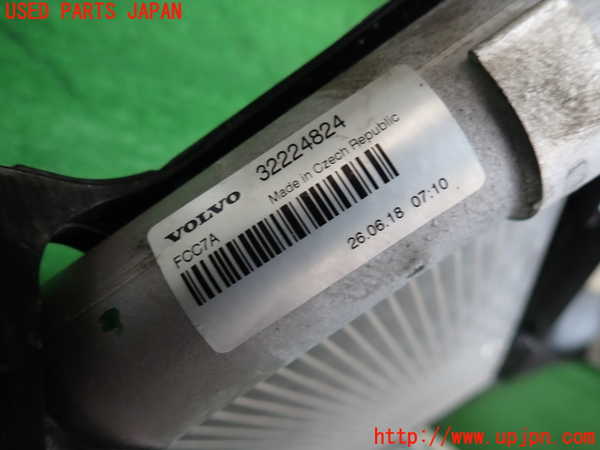 2UPJ-31456031]ボルボ・V60(ZB420)エアコンコンデンサー1 中古_m0002.jpg