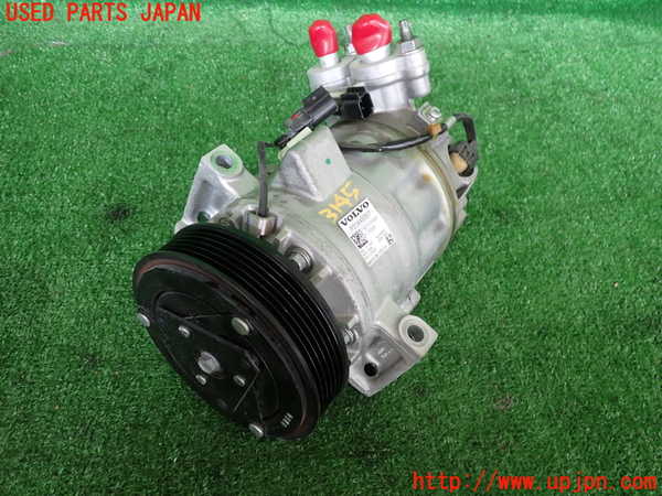2UPJ-31456025]ボルボ・V60(ZB420)エアコンコンプレッサー 中古_m0001.jpg