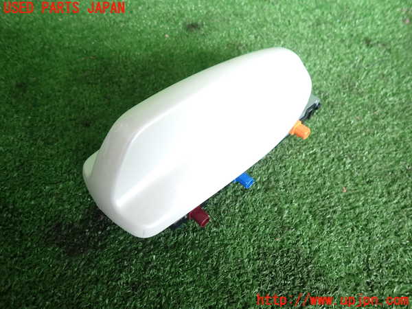 2UPJ-31456550]ボルボ・V60(ZB420)アンテナ 中古_m0002.jpg