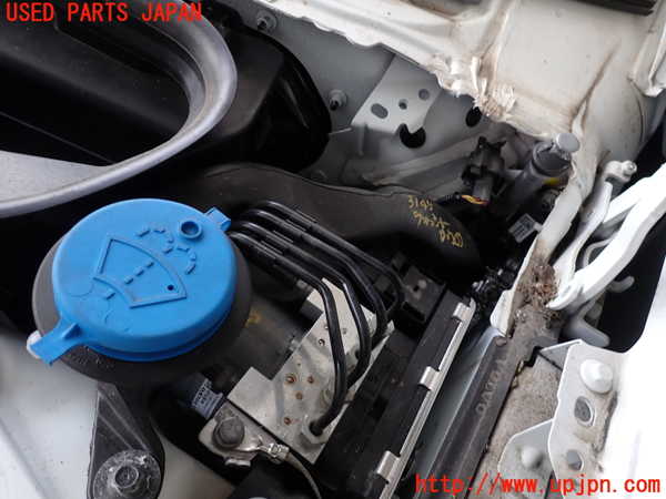 2UPJ-31456791]ボルボ・V60(ZB420)ウォッシャータンク1 中古_m0001.jpg