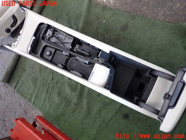 2UPJ-31457540]ボルボ・V60(ZB420)センターコンソール 中古_m0003.jpg