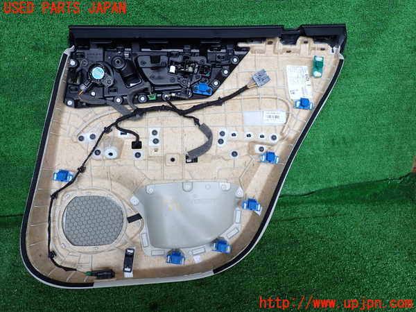 5UPJ-31451324]ボルボ・V60(ZB420)左後ドア内張り 中古_m0003.jpg