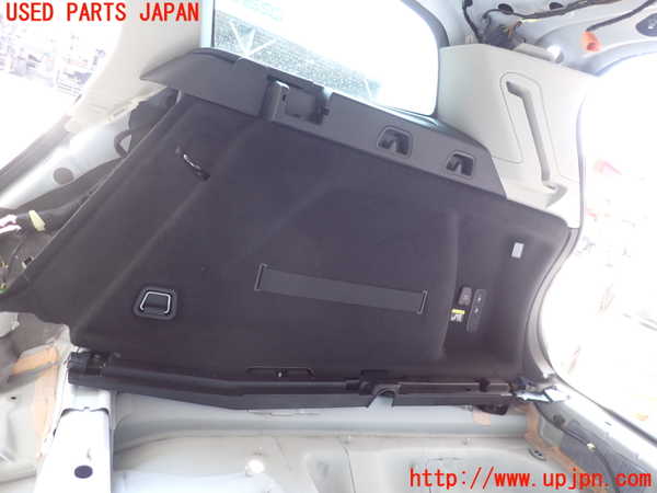 2UPJ-31457675]ボルボ・V60(ZB420)右リアピラートリム 中古_m0003.jpg