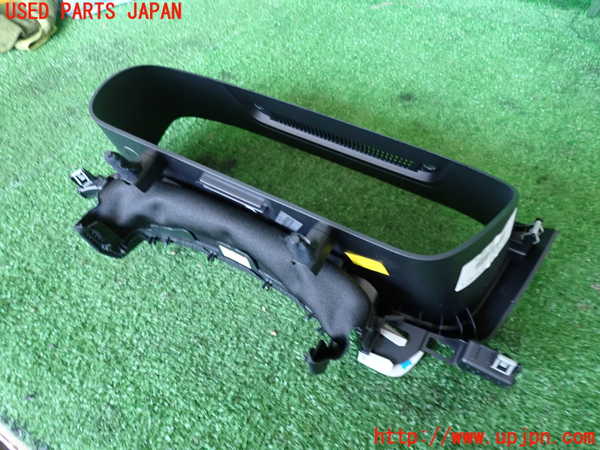 2UPJ-31457510]ボルボ・V60(ZB420)メーターフード 中古_m0003.jpg