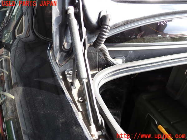 2UPJ-31461506]アルファロメオ・156 GTA(932AXB)トランクダンパー 中古_m0002.jpg