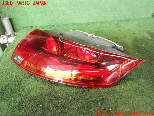 2UPJ-31481530]アウディ・TT クーペ(8JBUBF)右テールランプ 中古_m0001.jpg