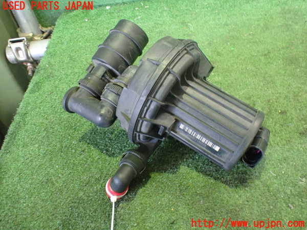 2UPJ-31482590]アウディ・TT クーペ(8JBUBF)エアポンプ 中古_m0002.jpg