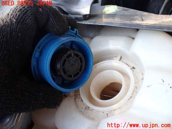 1UPJ-31512410]ポルシェ・カイエン(92AM5502)ラジエータータンク 中古_m0002.jpg