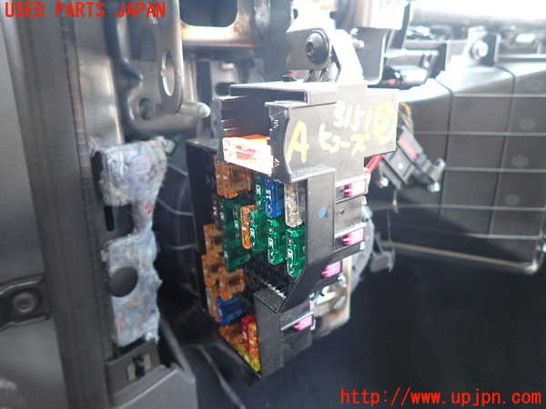 1UPJ-31516742]ポルシェ・カイエン(92AM5502)ヒューズボックス2 中古_m0001.jpg