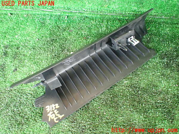 1UPJ-31527655]ジープ・ラングラー アンリミテッド(JK36L)右フロントピラートリム 中古_m0002.jpg