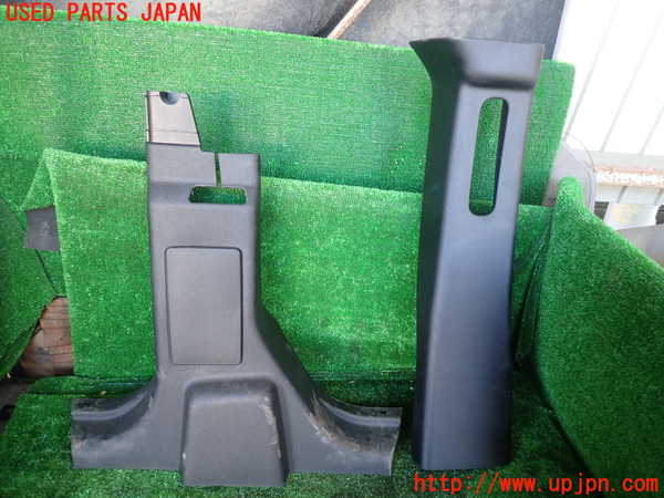 5UPJ-31527670]ジープ・ラングラー アンリミテッド(JK36L)左センターピラートリム 中古_m0001.jpg