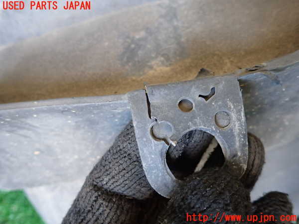 1UPJ-31531454]ハイラックスサーフ N130系 4ドア(VZN130G)右リアマッドガード(泥除け) 中古_m0003.jpg