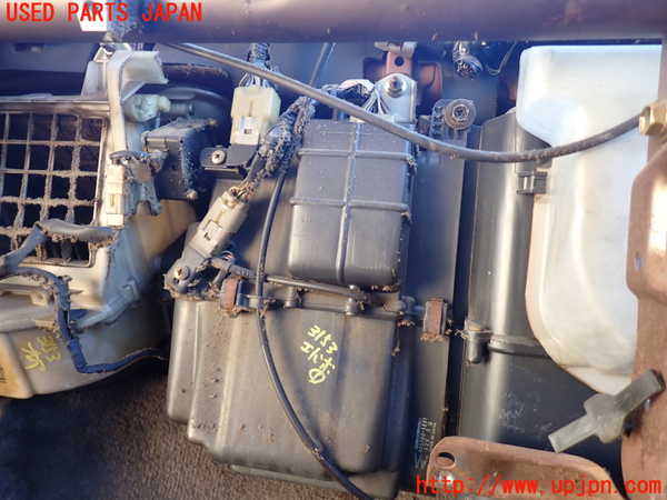 1UPJ-31536081]ハイラックスサーフ N130系 4ドア(VZN130G)エバポレーター1 中古_m0001.jpg