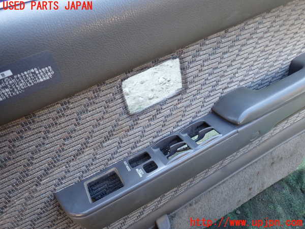 5UPJ-31531234]ハイラックスサーフ N130系 4ドア(VZN130G)右前ドア内張り 中古_m0002.jpg