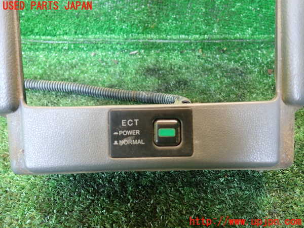 5UPJ-31537691]ハイラックスサーフ N130系 4ドア(VZN130G)内装トリム類1 中古_m0002.jpg