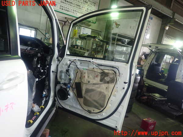 1UPJ-31551230]ヴォクシー(ノア)(ZRR80W)右前ドア 中古 NSG M3O8_m0004.jpg