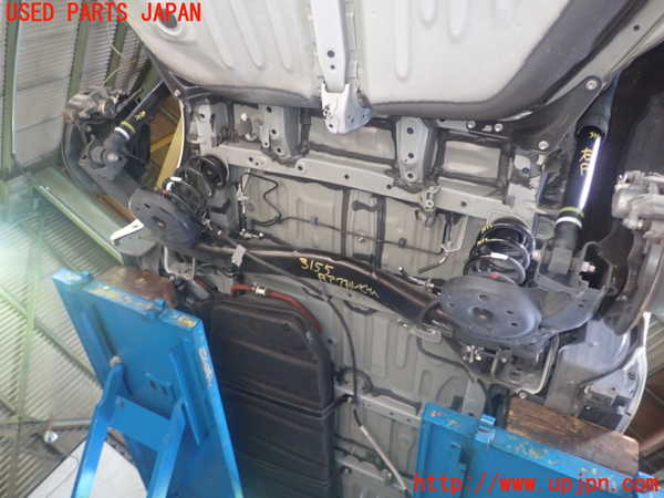 5UPJ-31555380]ヴォクシー(ノア)(ZRR80W)リアアクスルビーム ジャンク_m0001.jpg
