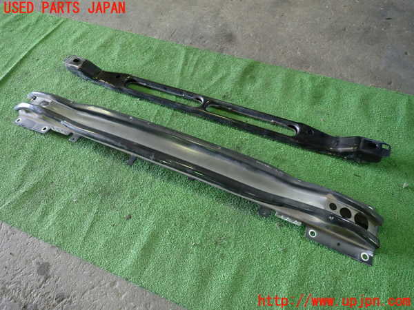 5UPJ-31561014]ボルボ・XC60(DB4204TXC)フロントバンパーホースメント 中古_m0002.jpg