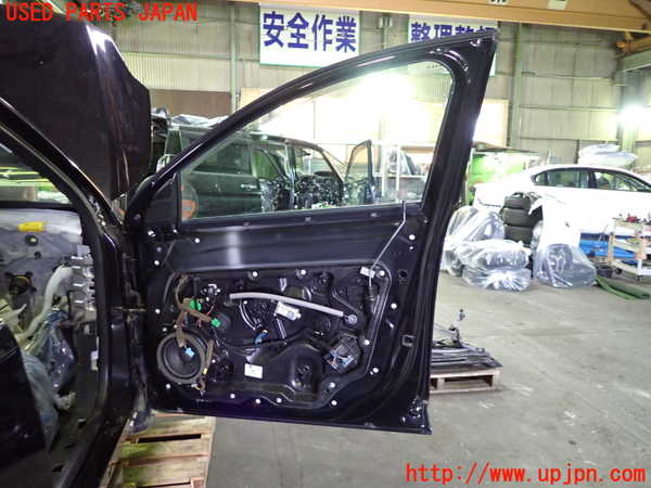 1UPJ-31561230]ボルボ・XC60(DB4204TXC)右前ドア 43R-001106 中古_m0004.jpg