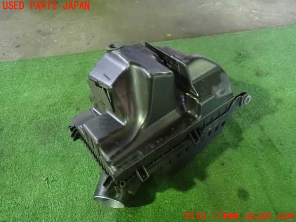 5UPJ-31562560]ボルボ・XC60(DB4204TXC)エアクリーナーボックス 中古_m0002.jpg
