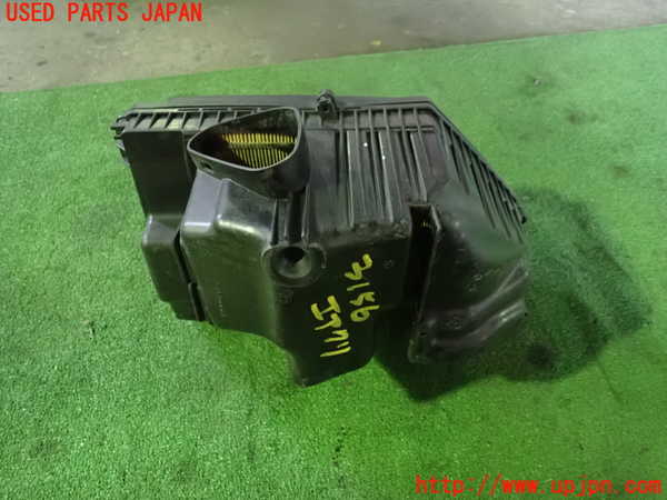 5UPJ-31562560]ボルボ・XC60(DB4204TXC)エアクリーナーボックス 中古_m0004.jpg