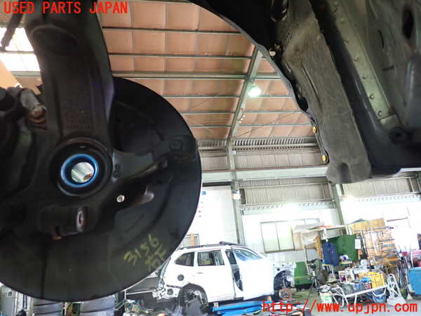 1UPJ-31564290]ボルボ・XC60(DB4204TXC)右フロントナックルハブ 中古_m0001.jpg