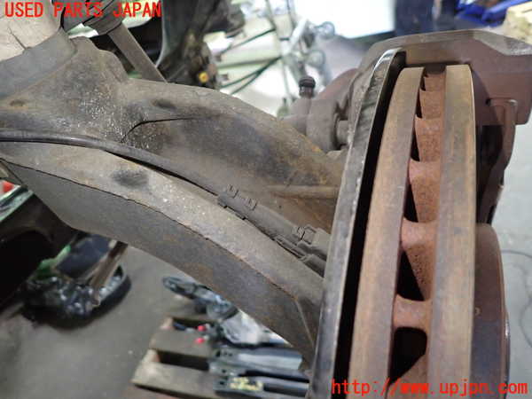 1UPJ-31564290]ボルボ・XC60(DB4204TXC)右フロントナックルハブ 中古_m0002.jpg