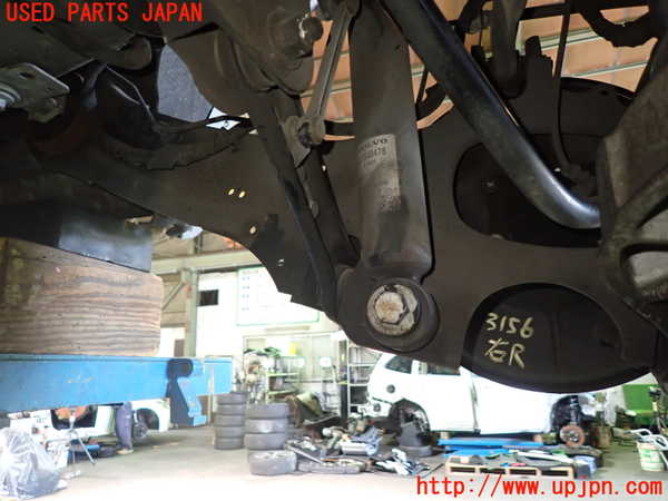 1UPJ-31564300]ボルボ・XC60(DB4204TXC)右リアナックルハブ 中古_m0001.jpg
