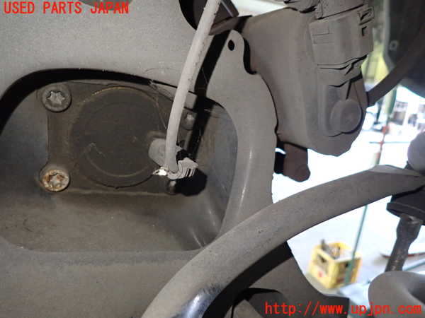 1UPJ-31564300]ボルボ・XC60(DB4204TXC)右リアナックルハブ 中古_m0002.jpg