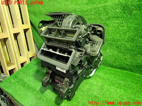 1UPJ-31566081]ボルボ・XC60(DB4204TXC)エバポレーター1 中古_m0003.jpg