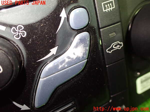 1UPJ-31566066]ボルボ・XC60(DB4204TXC)エアコンスイッチ1 中古_m0002.jpg