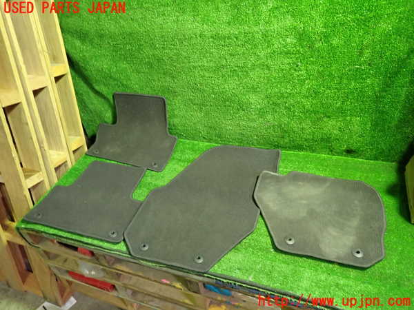 1UPJ-31567800]ボルボ・XC60(DB4204TXC)フロアマット 中古_m0001.jpg