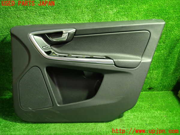 1UPJ-31561234]ボルボ・XC60(DB4204TXC)右前ドア内張り 中古_m0001.jpg