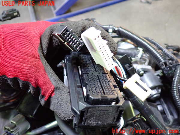 1UPJ-31572010]ノア(ヴォクシー)(MZRA90W)エンジン M20A-FSK 中古_m0003.jpg