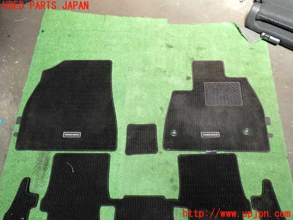 1UPJ-31577800]ノア(ヴォクシー)(MZRA90W)フロアマット 中古_m0002.jpg