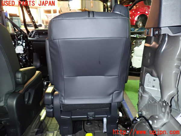 5UPJ-31577145]ノア(ヴォクシー)(MZRA90W)右2列目シート 中古_m0005.jpg