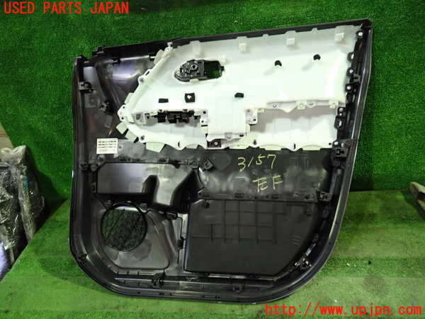 1UPJ-31571264]ノア(ヴォクシー)(MZRA90W)左前ドア内張り 中古_m0004.jpg