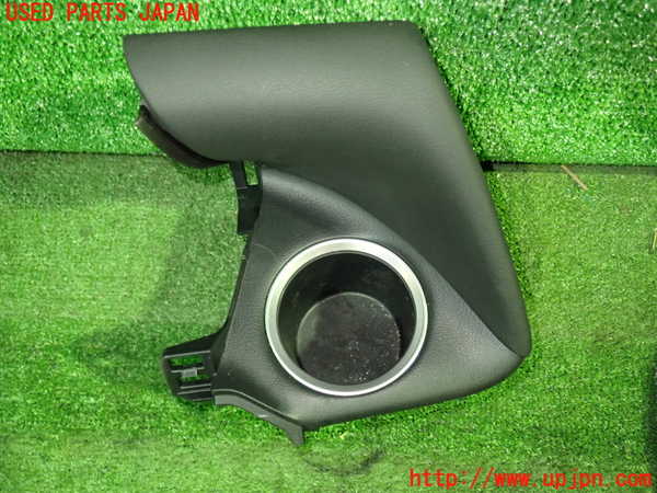 5UPJ-31577810]ノア(ヴォクシー)(MZRA90W)ドリンクホルダー 中古_m0002.jpg