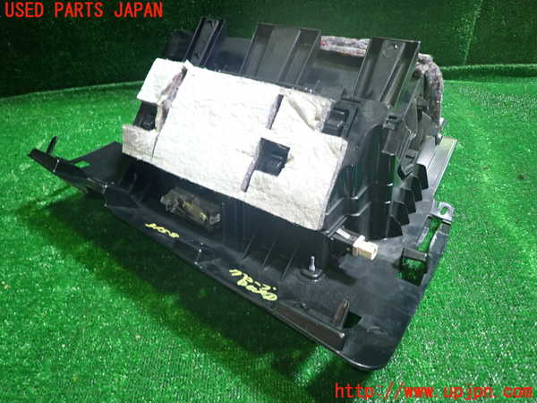 1UPJ-31587516]BMW X1 E84(VL25)グローブボックス1 中古_m0002.jpg